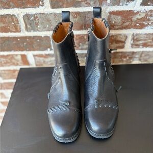 Maison Martin Margiela Black Leather Whipstitch Trim Ankle Boots Size 37